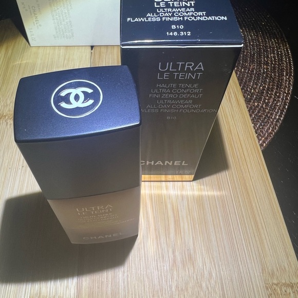 Chanel Ultra Le Teint Ultrawear All Day Comfort Flawless Finish Foundation -BD11 - Picture 10 of 10